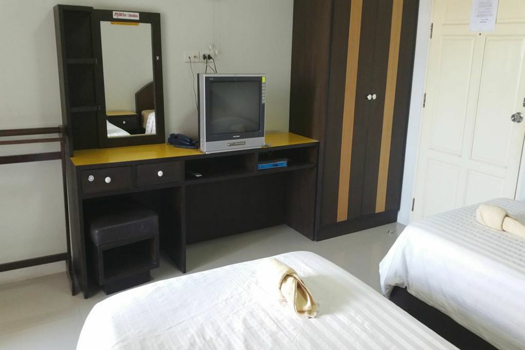 Charoen Apartment Hotel Trang Exterior foto